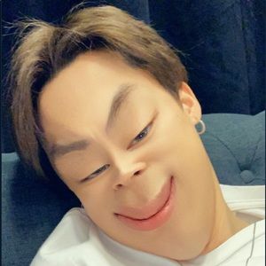 Meet your Posher, Eva